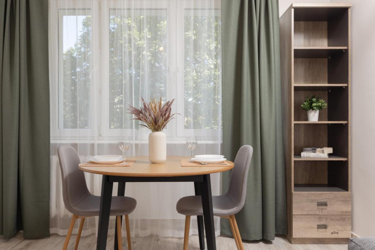 Studio Warsaw Wlochy 1 Sierpnia By Noclegi Renters Esterno foto