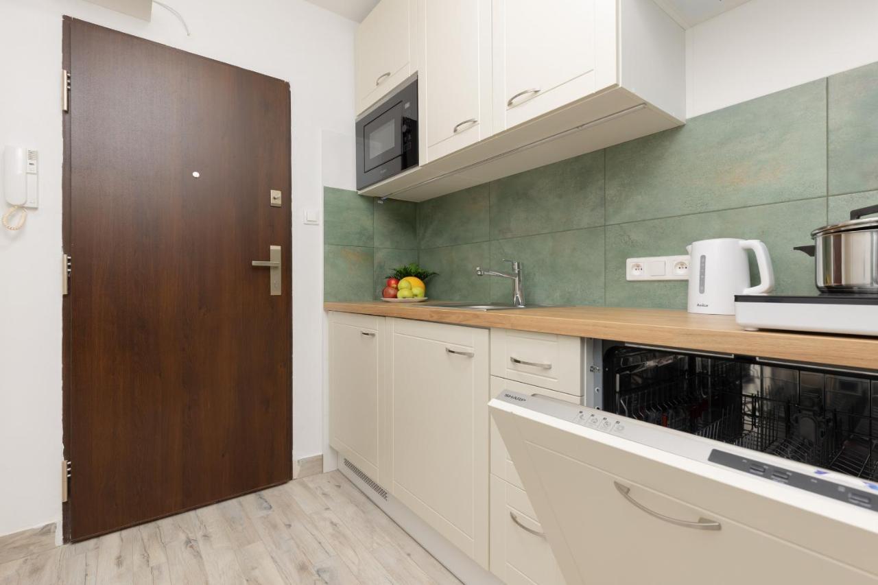 Studio Warsaw Wlochy 1 Sierpnia By Noclegi Renters Esterno foto